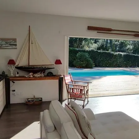 Spacieuse Villa, Ensoleillee, Piscine Chauffee A Le Moulleau 빌라 아르카숑