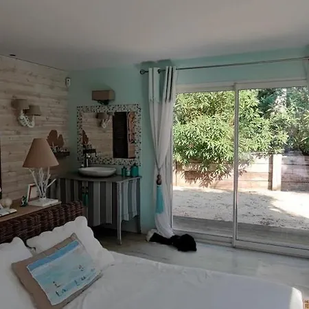 Spacieuse Villa, Ensoleillee, Piscine Chauffee A Le Moulleau 아르카숑