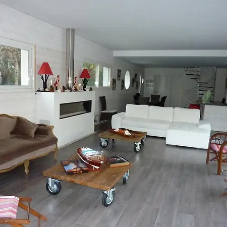 Spacieuse Villa, Ensoleillee, Piscine Chauffee A Le Moulleau 빌라 *