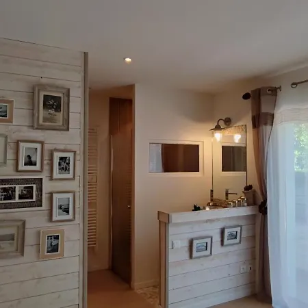Spacieuse Villa, Ensoleillée, Piscine Chauffée à Le Moulleau *